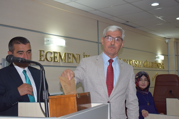 İL GENEL MECLİSİ BAŞKANLIĞINA ADEM KAPAR SEÇİLDİ