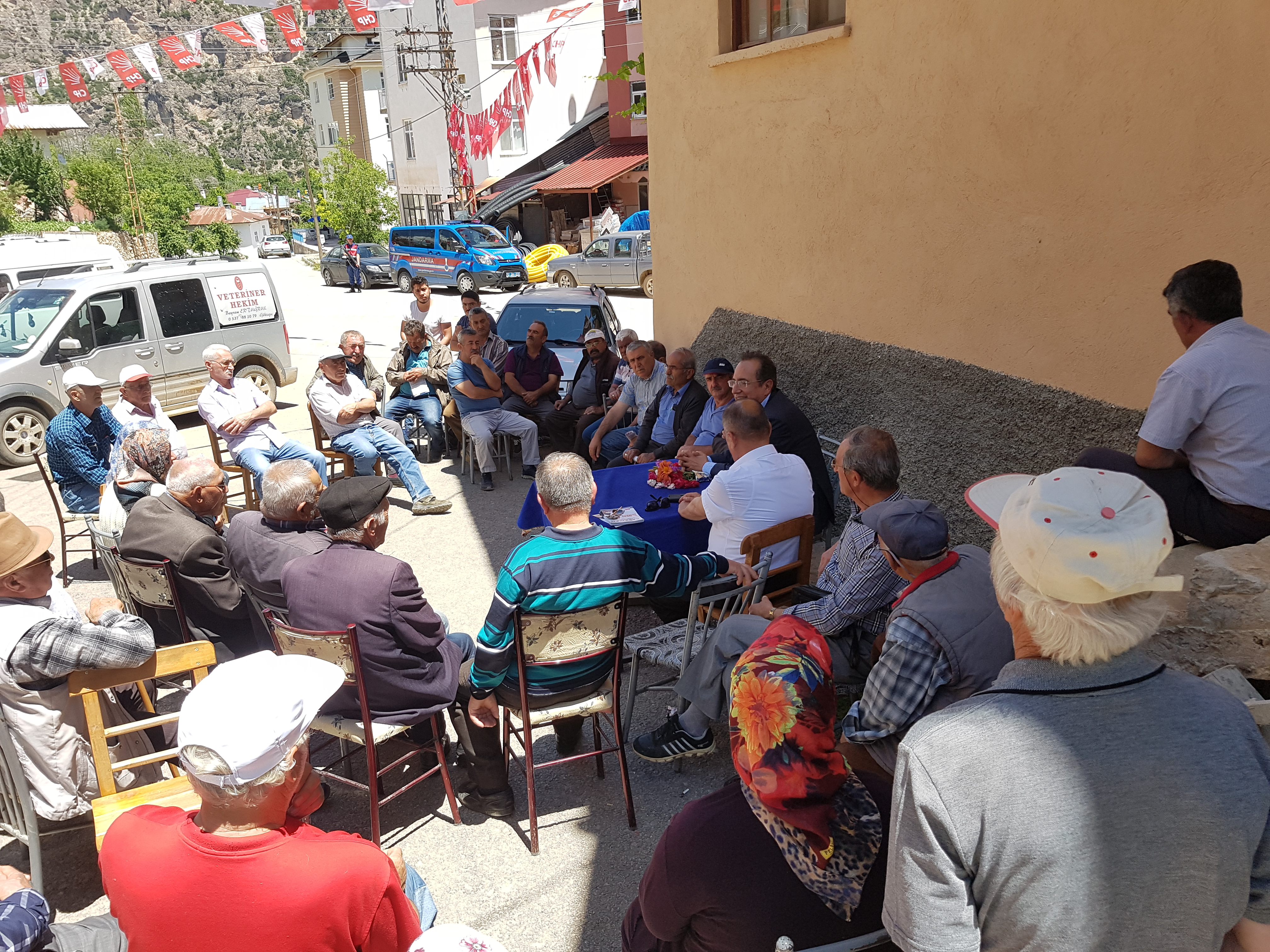 CHP KARAMAN MİLLETVEKİLİ ADAYI DR. AKBULUT TAŞELİ PLATOSUNU ADIM ADIM GEZİYOR