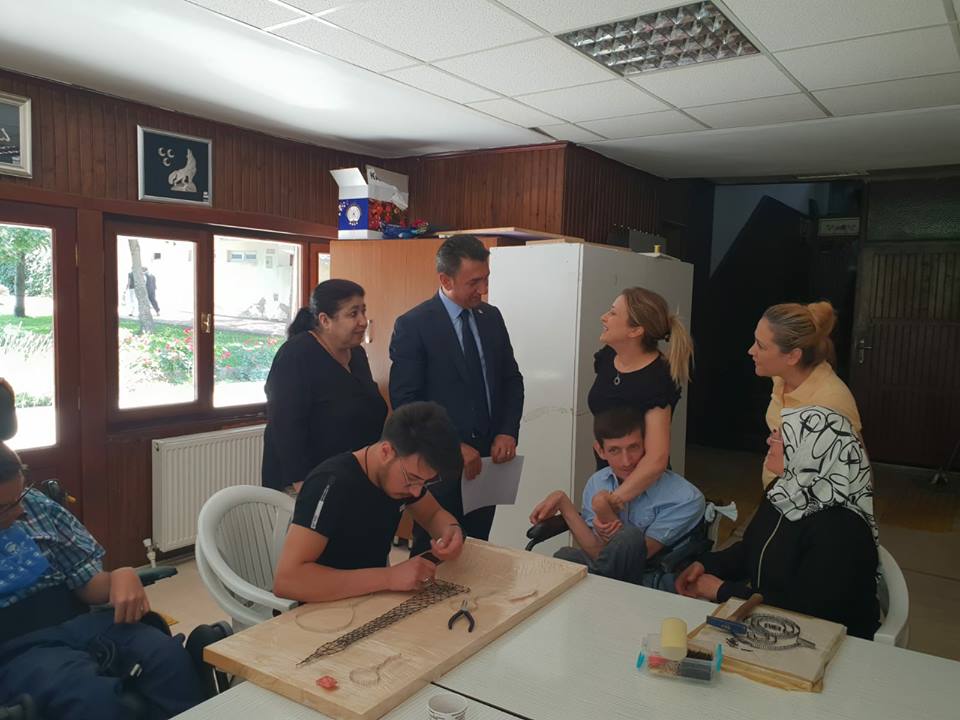 MİLLETVEKİLİ ADAYI ÜNVER ÖZEL ÇOCUKLARLA BİR ARAYA GELDİ