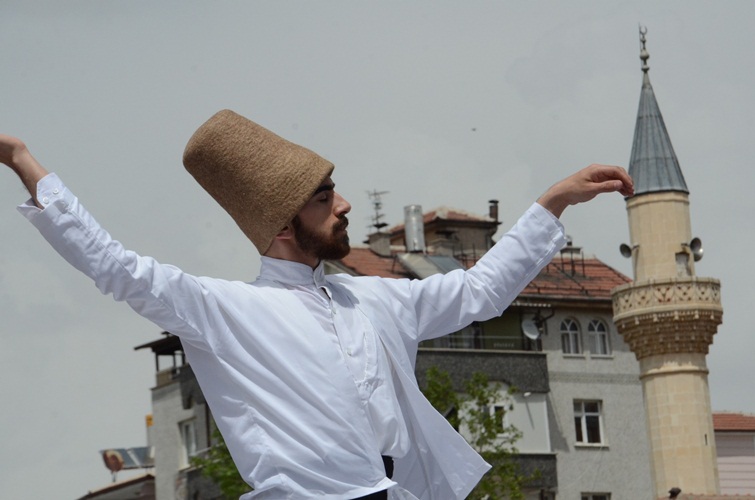 HZ. MEVLANA KARAMAN'DAN TEMSİLİ OLARAK KONYA'YA UĞURLANDI