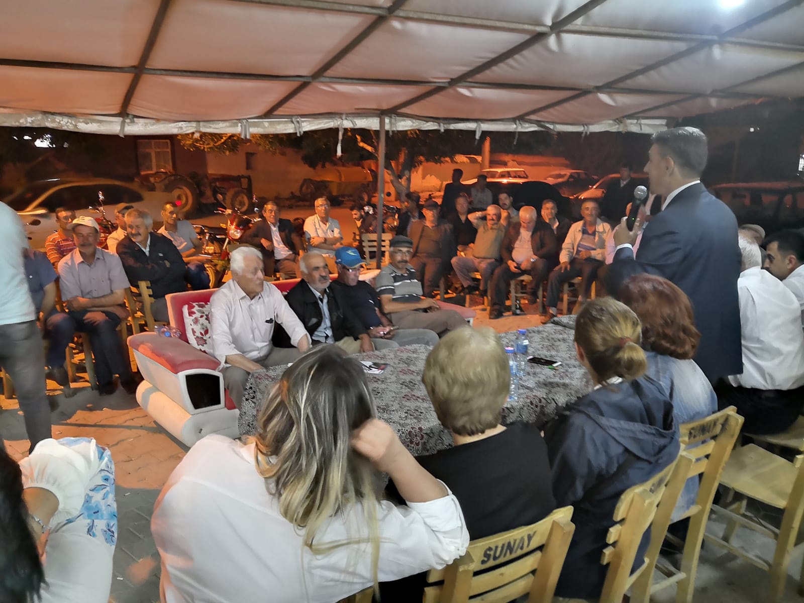 CHP'NİN KALESİ ÜNVER'İ BAĞRINA BASTI