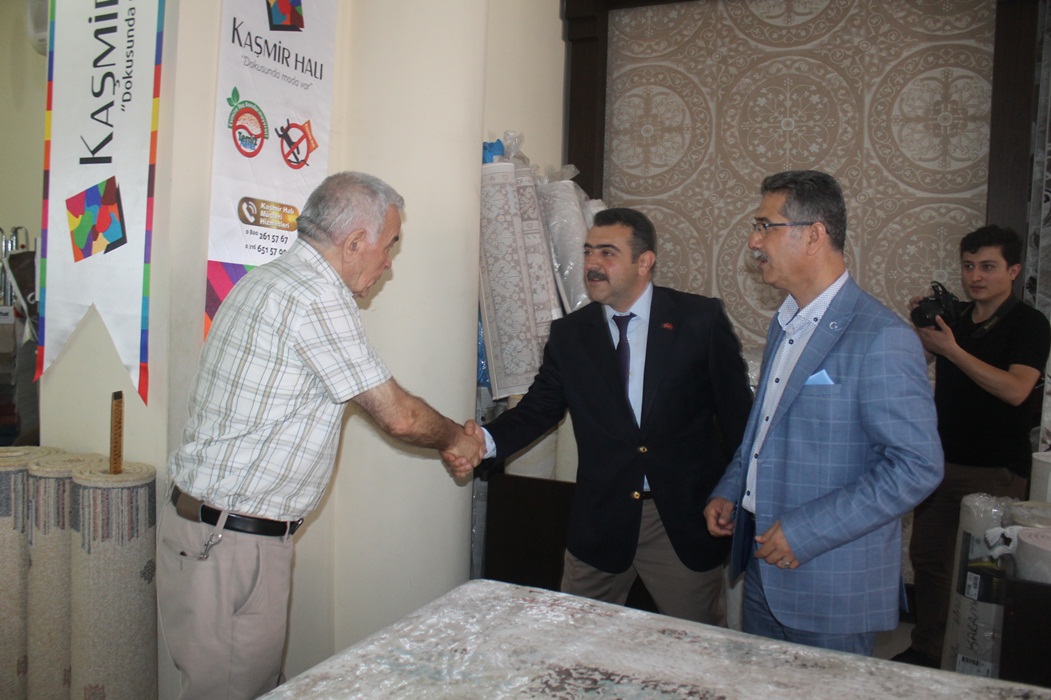 MHP’NİN ADAYLARI İSMET PAŞA’DA ESNAFI ZİYARET ETTİ