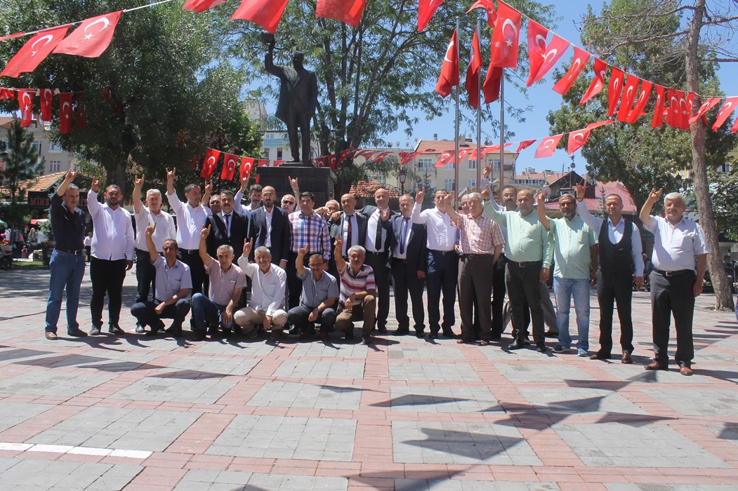 MHP’NİN ADAYLARI İSMET PAŞA’DA ESNAFI ZİYARET ETTİ