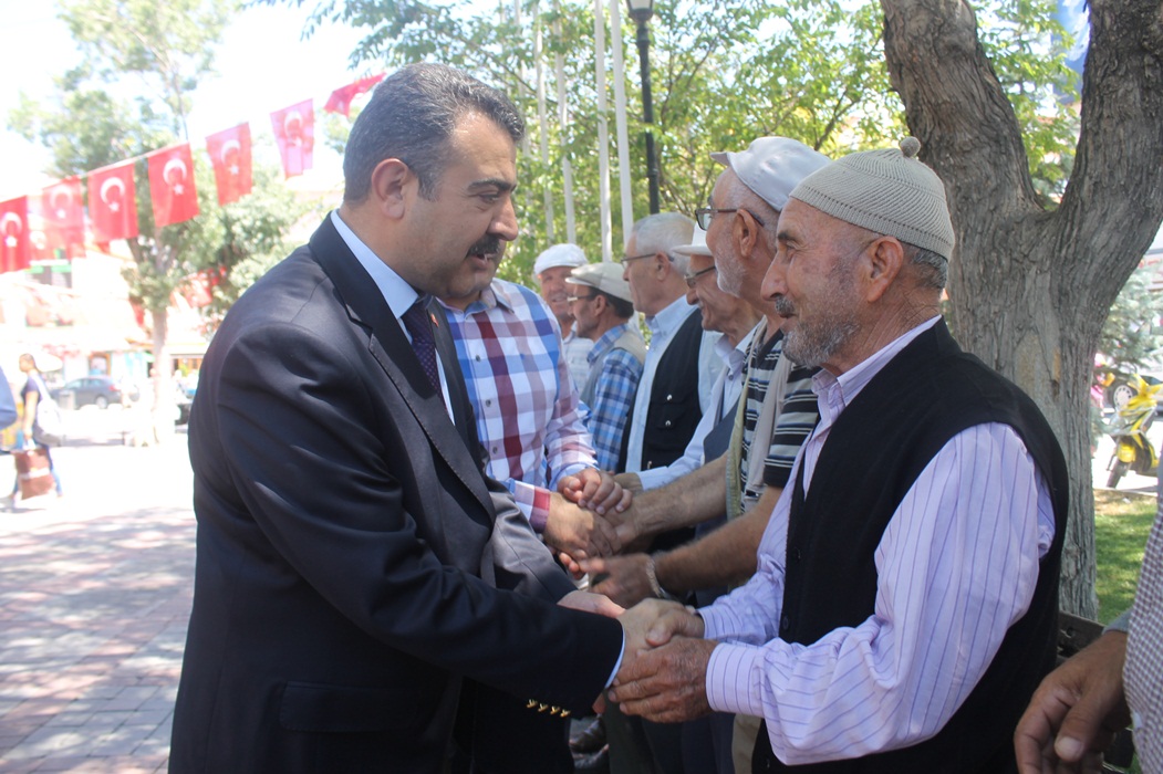 MHP’NİN ADAYLARI İSMET PAŞA’DA ESNAFI ZİYARET ETTİ