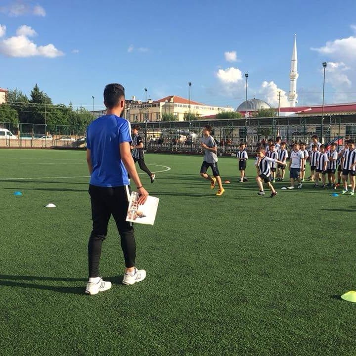 KARAMAN BEŞİKTAŞ FUTBOL OKULU İLK ANTRENMANINA ÇIKTI