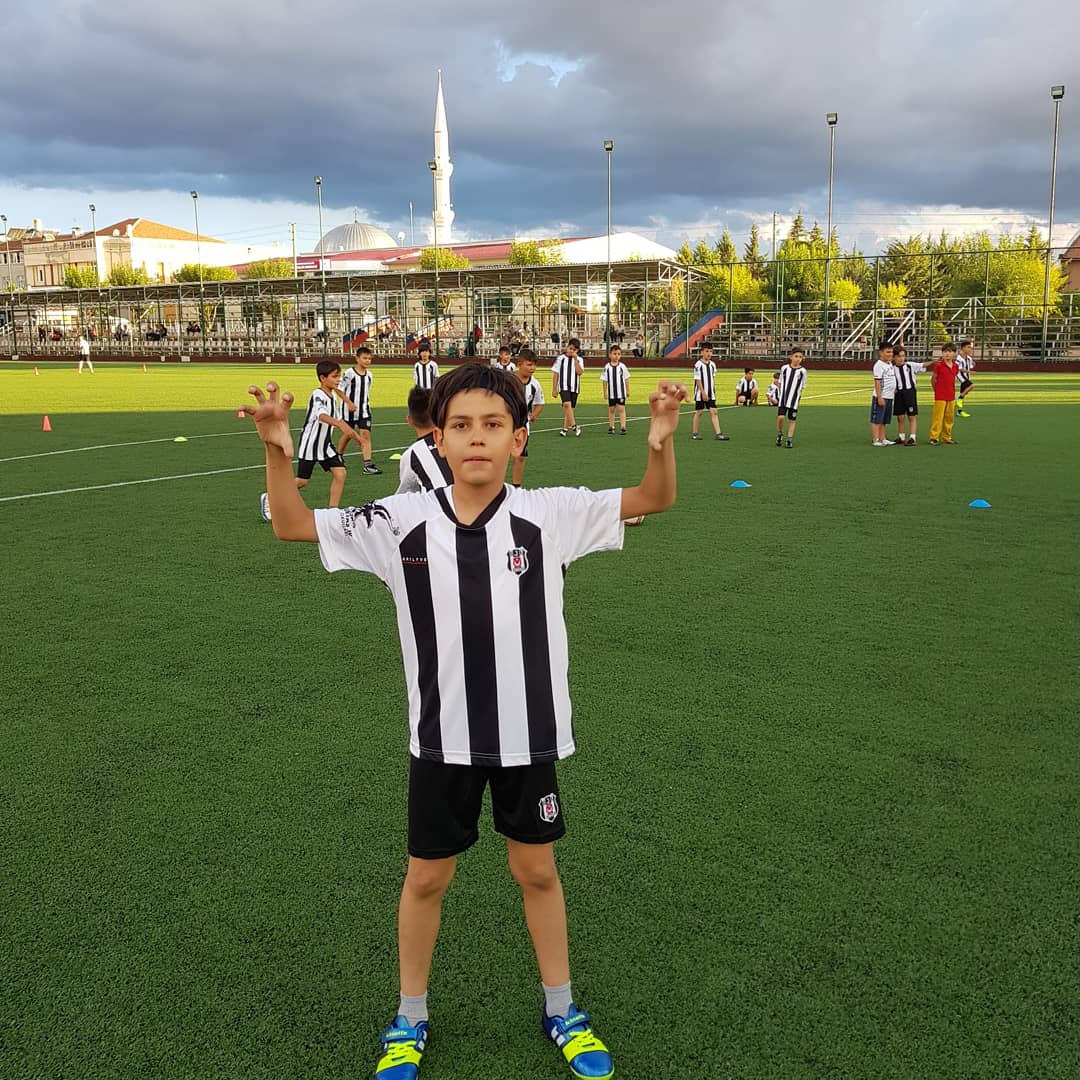 KARAMAN BEŞİKTAŞ FUTBOL OKULU İLK ANTRENMANINA ÇIKTI