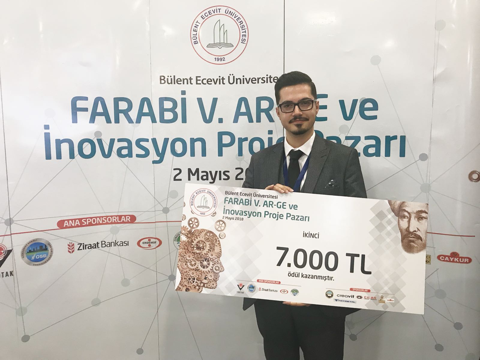 KMÜ ÖĞRENCİSİ AR-GE VE İNOVASYON PROJE PAZARI'NDA İKİNCİ OLDU