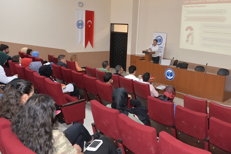 TÜBİTAK ÖĞRENCİLERİ BİLİM İNSANI OLMAYA TEŞVİK EDİYOR