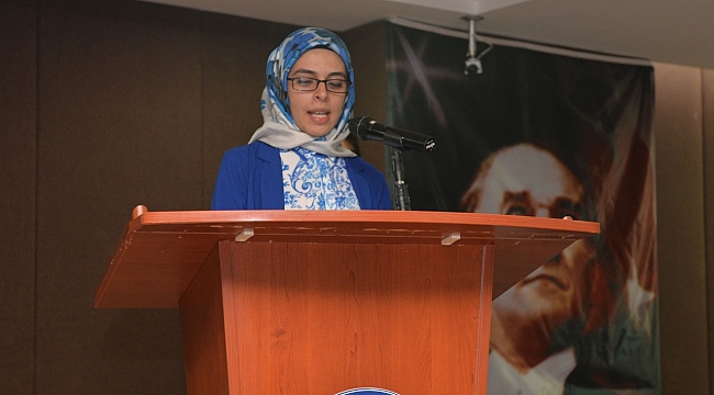 KİTAP FUARININ İLK GÜNÜNDE YAZARLARLA SÖYLEŞİ