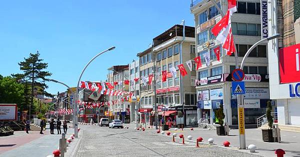 Karaman sokağa çıkma kısıtlamasının ardından sessizliğe büründü