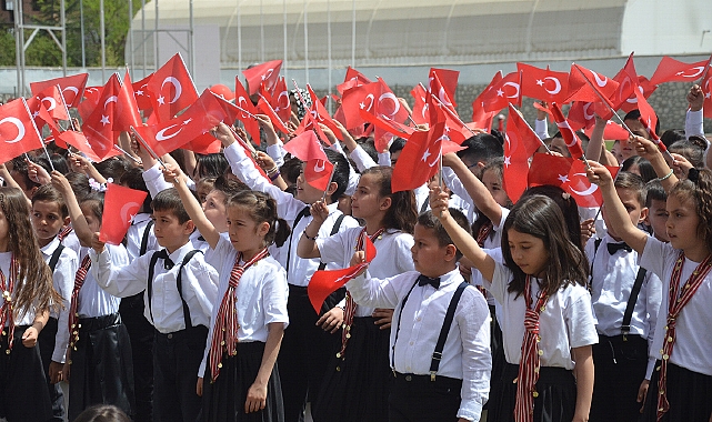 23 Nisan Stadyumda Büyük Bir Coşkuyla Kutlandı