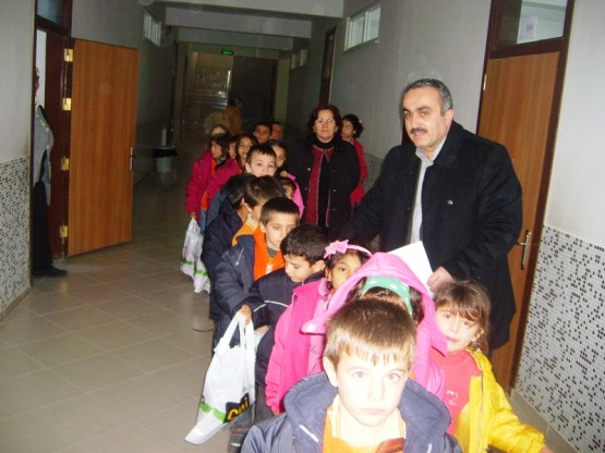 ÇYDD’DEN ERMENEKLİ ÇOCUKLARA ANLAMLI YARDIM