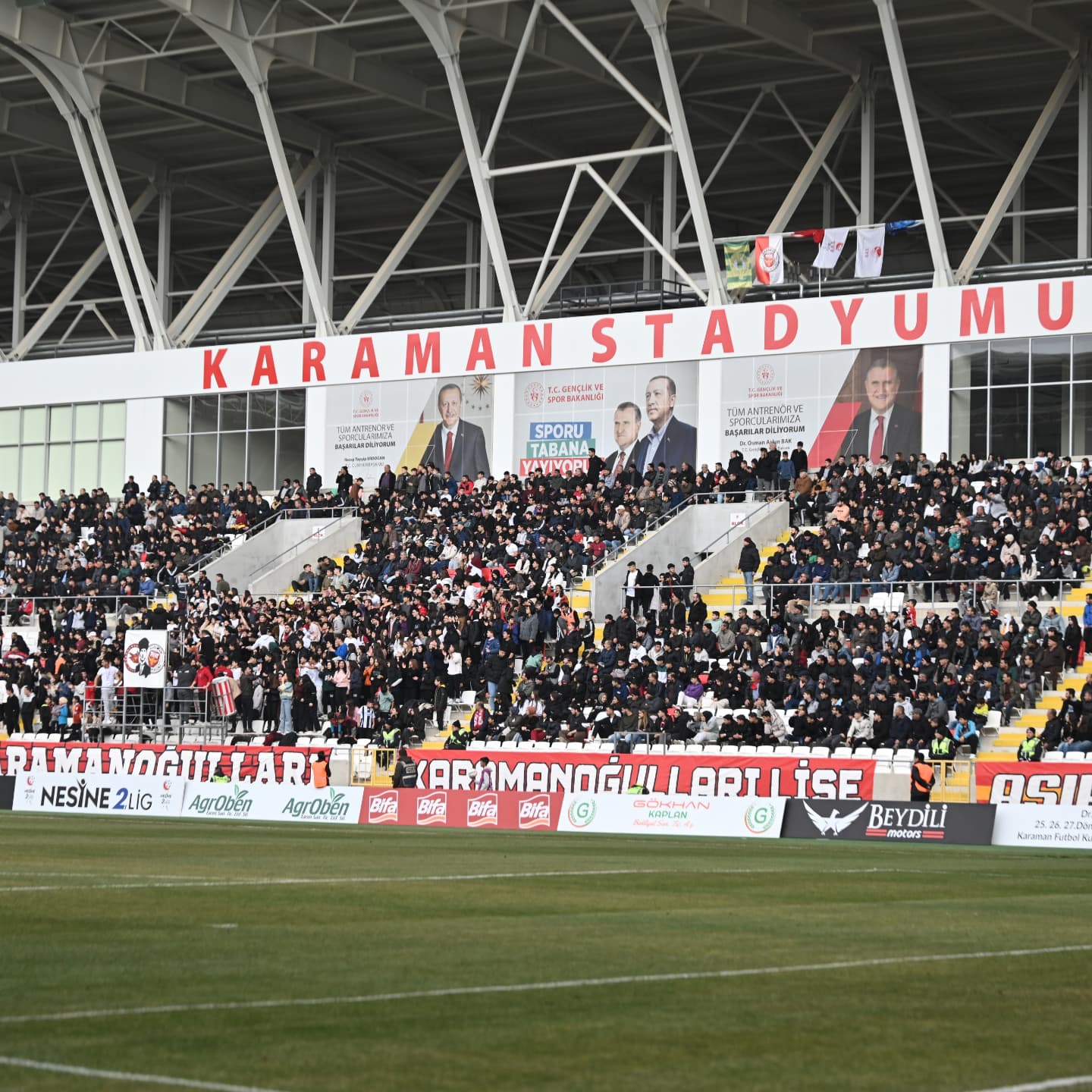Karaman FK'nın Taraftar Sayısı Her Geçen Gün Artarak Büyüyor. Karaman FK'nın 9 iç saha maçını 53 bin 83 taraftar izledi-5