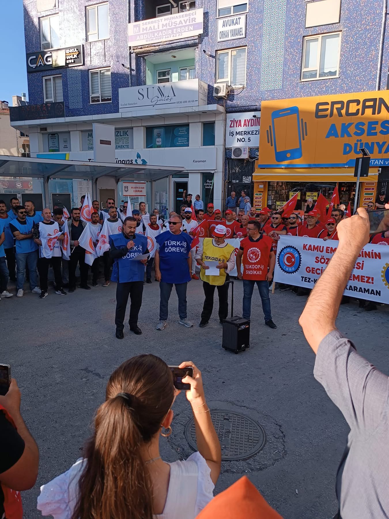 Kamu İşçileri: “Sadaka değil hakkımızı, ikram değil emeğimizin karşılığını istiyoruz”-1