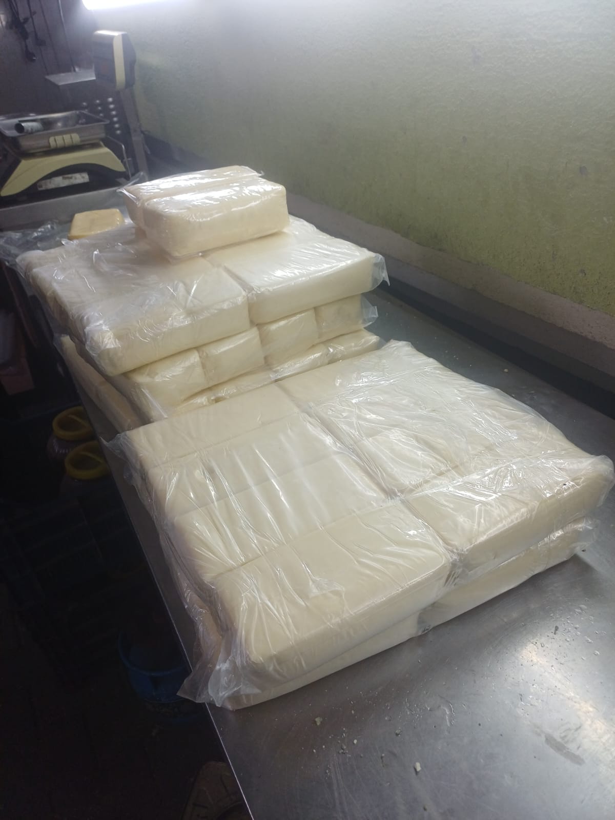 Gıda Terörüne geçit yok! Karaman’da 2 Bin 434 Kg. Uygunsuz Peynir Ele Geçirildi-1