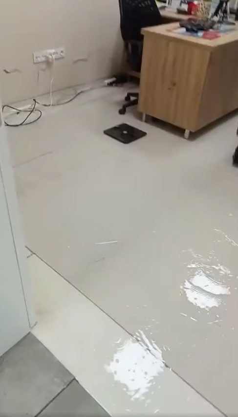 Yeni Açılan Aile Sağlığı Merkezi Su Baskınıyla Gündemde-4