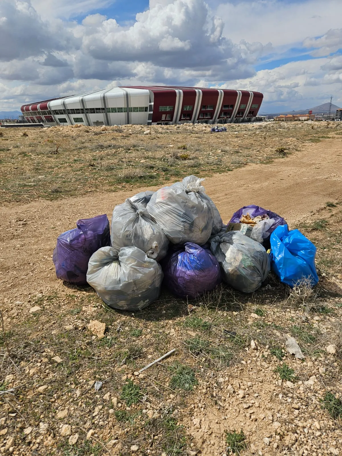 Gönüllüler Temizledi, Ortaya Kente Yakışmayan Manzara Çıktı-5