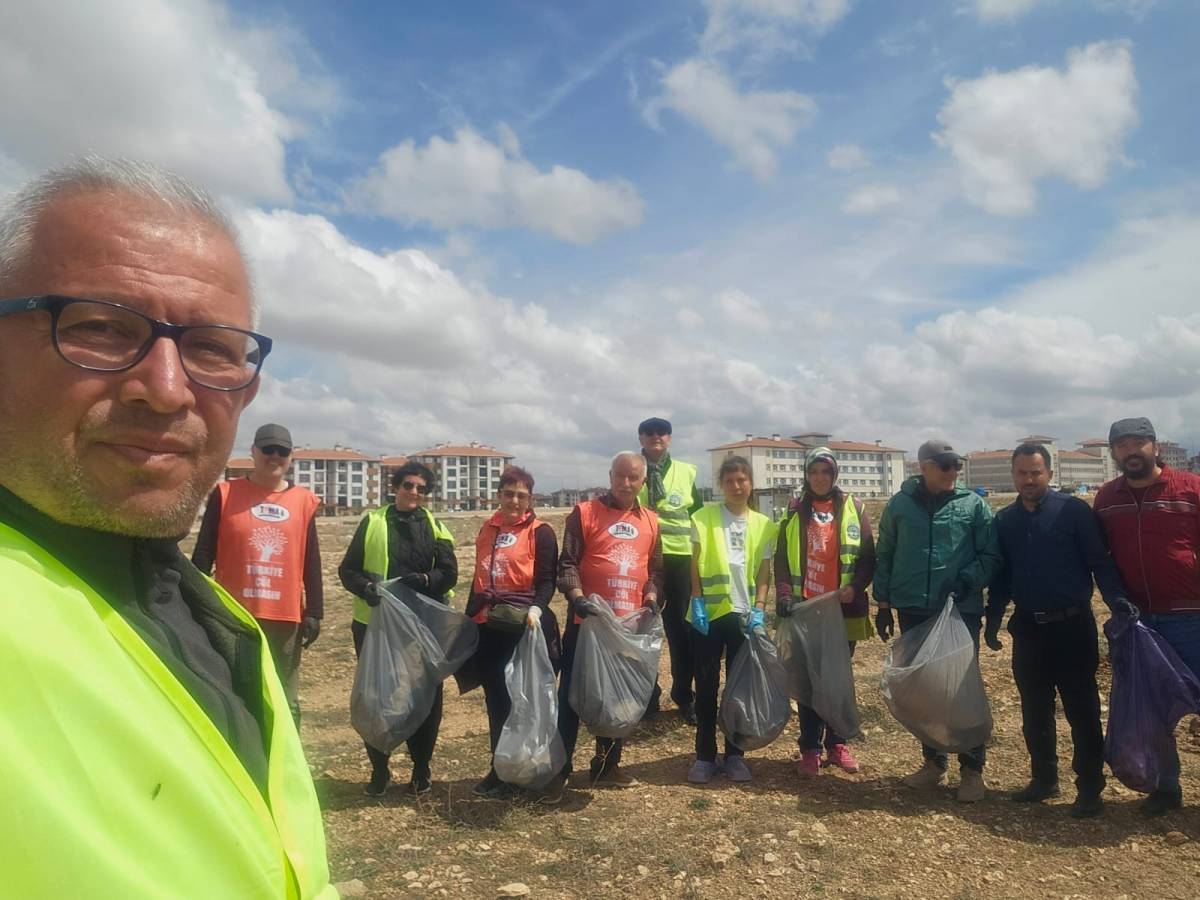 Gönüllüler Temizledi, Ortaya Kente Yakışmayan Manzara Çıktı-6