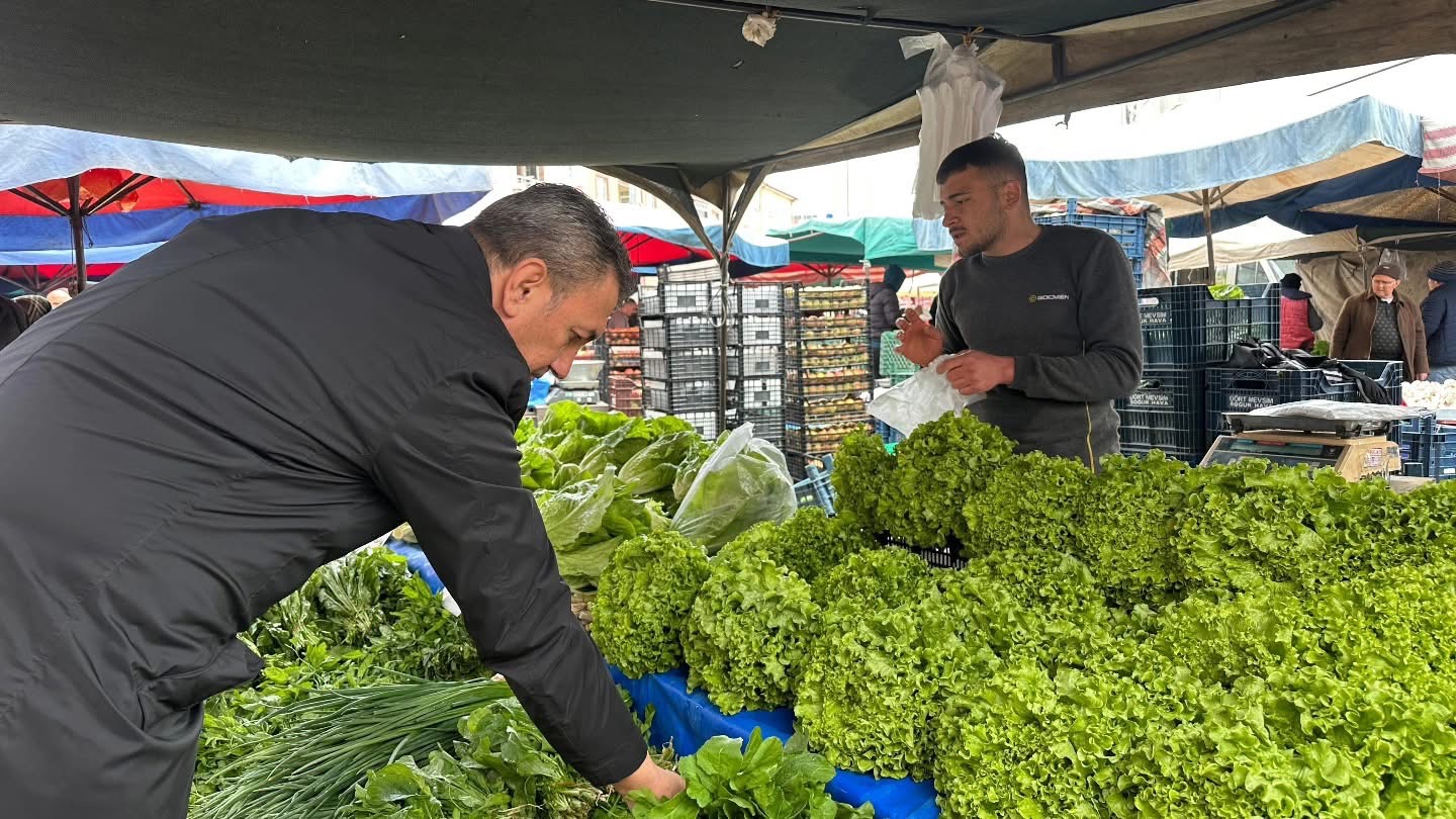 Ünver Pazarda Nabız Tuttu: “Fiyatlar Düşüyor Ama Esnaf Zor Durumda”-3