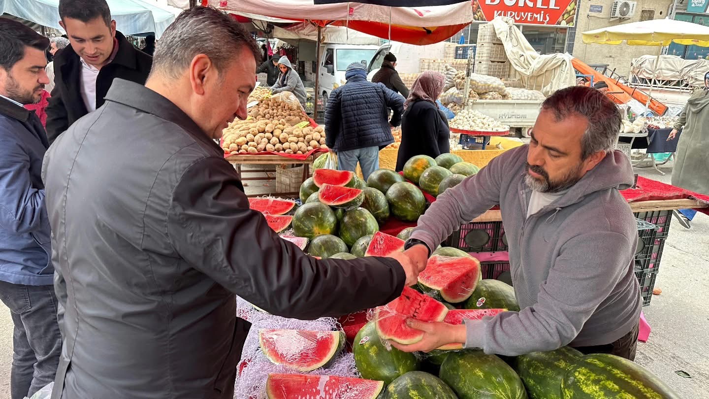 Ünver Pazarda Nabız Tuttu: “Fiyatlar Düşüyor Ama Esnaf Zor Durumda”-5