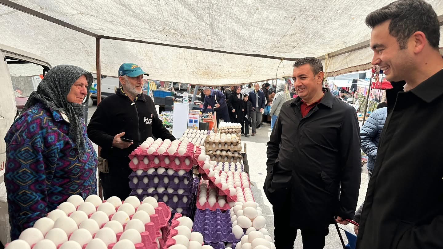 Ünver Pazarda Nabız Tuttu: “Fiyatlar Düşüyor Ama Esnaf Zor Durumda”-12