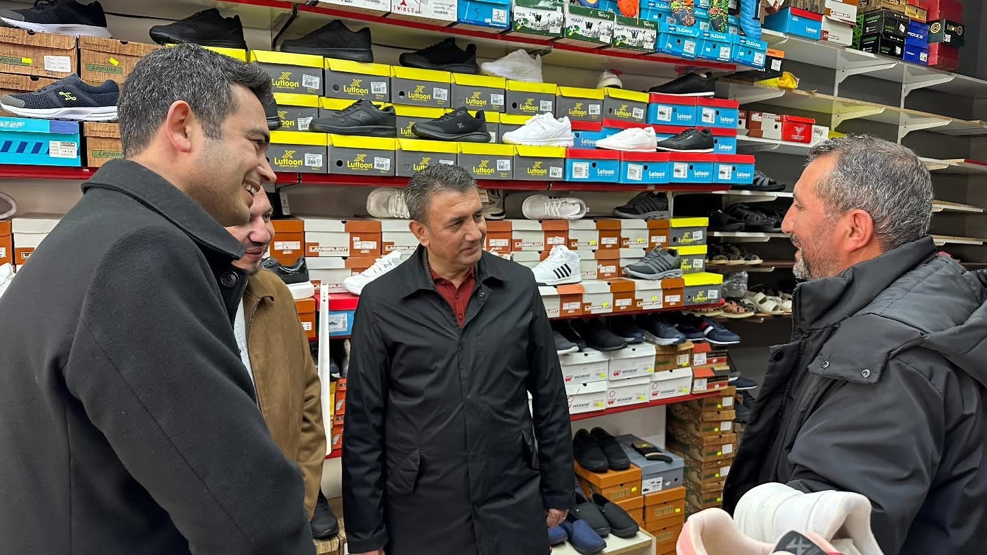 Ünver Pazarda Nabız Tuttu: “Fiyatlar Düşüyor Ama Esnaf Zor Durumda”-18