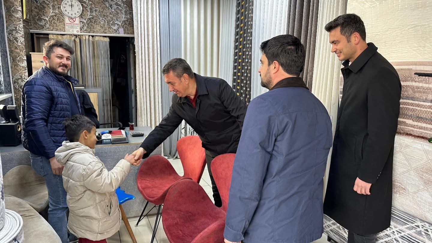 Ünver Pazarda Nabız Tuttu: “Fiyatlar Düşüyor Ama Esnaf Zor Durumda”-19