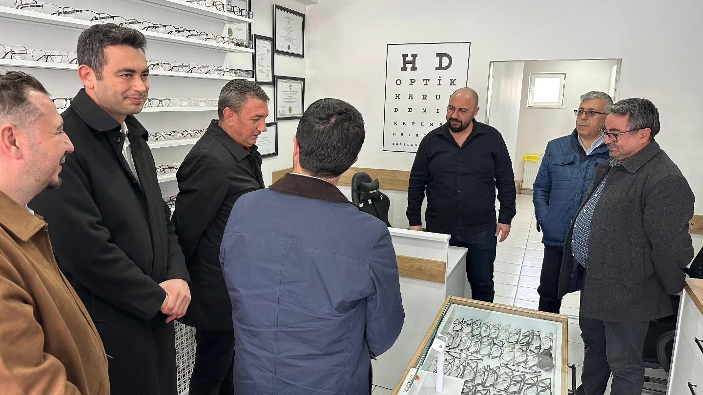 Ünver Pazarda Nabız Tuttu: “Fiyatlar Düşüyor Ama Esnaf Zor Durumda”-21