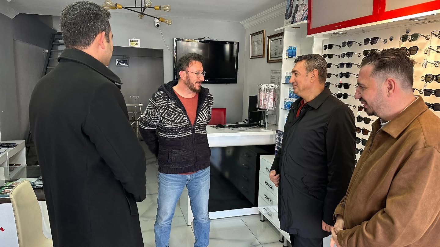 Ünver Pazarda Nabız Tuttu: “Fiyatlar Düşüyor Ama Esnaf Zor Durumda”-24