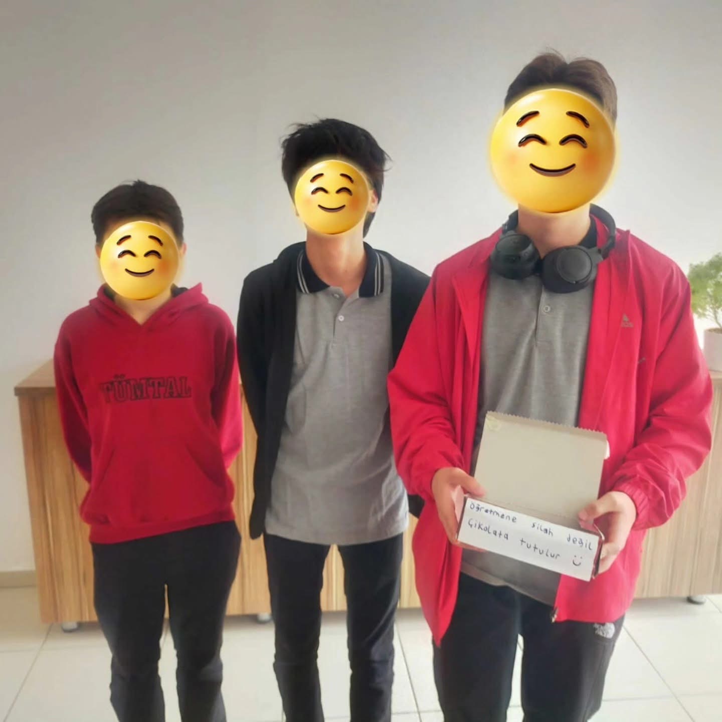 “Silah Değil Çikolata’ Diyen Karamanlı Gençler Türkiye’ye Umut Oldu-2