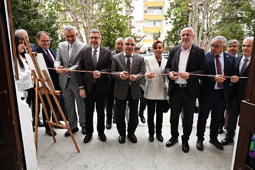 Manifest Sanatla Umut Oluyor-1