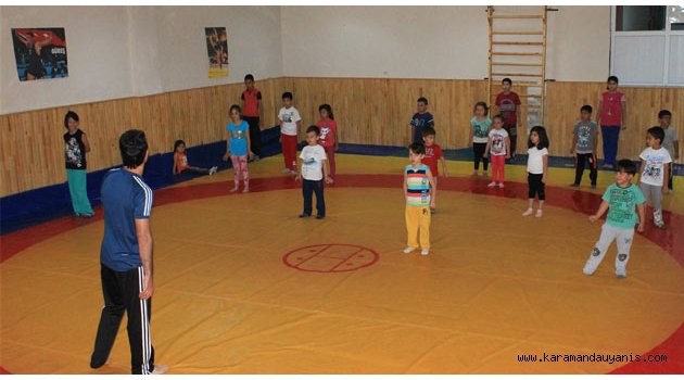 20 BRANŞTA SPOR EĞTİMLERİ SÜRÜYOR