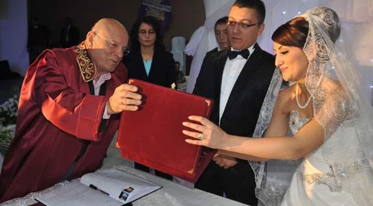 2013 Yılında 1271 Çift Evlendi