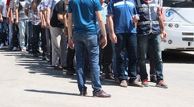 18 POLİS KARAMAN'DA AÇIĞA ALINDI