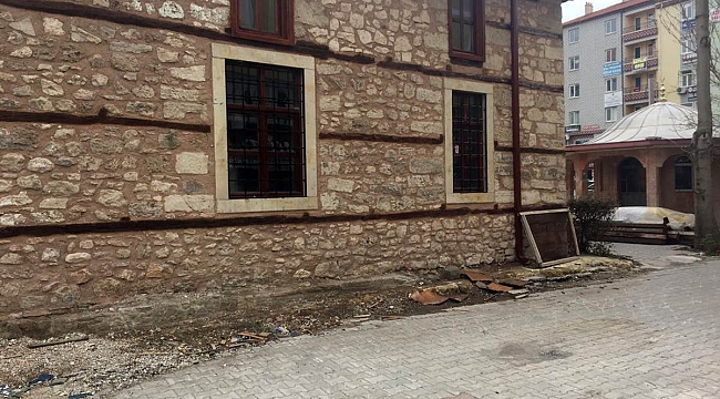 Demirciler Camisinde Tamir ve Tadilat Çalışmaları Sürüyor