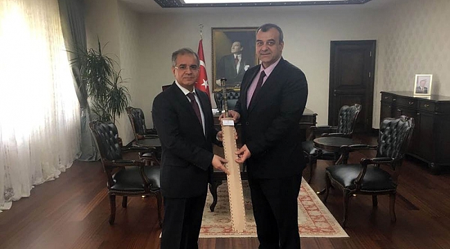 DR. SAĞLAM’DAN VALİ TAPSIZ’A NEZAKET ZİYARETİ