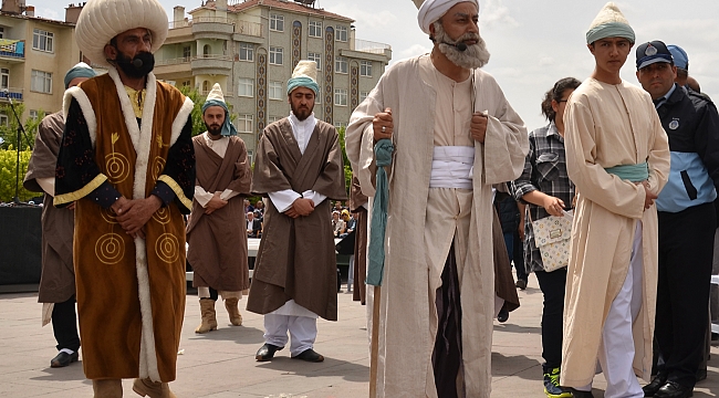 HZ. MEVLANA KONYA’YA UĞURLANACAK