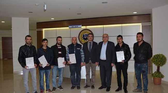 MESLEKİ YETERLİLİK BELGELERİ TÖRENLE VERİLDİ