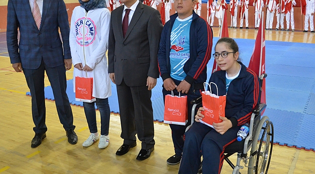GENÇLİK VE SPOR BAYRAMI TÖRENLERLE KUTLANDI