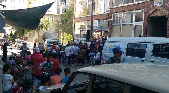 GÜNIŞIĞI DERNEĞİ’NDEN RAMAZAN ÖNCESİ 1500 AİLEYE GIDA PAKETİ YARDIMI