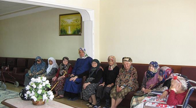 HUZUREVİNE ZİYARETLER