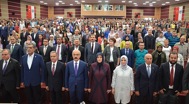 KALKINMA BAKANI LÜTFİ ELVAN DİL BAYRAMI TÖRENLERİNE KATILDI