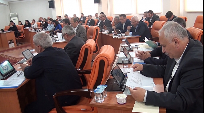 KARAMAN İÇİN BİR ŞEY YAPACAK OLSAK HEPİMİZ KENARA ÇEKİLİRİZ"