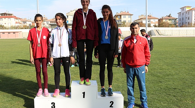 KARAMANLI ATLET BURSA’DA TÜRKİYE’Yİ TEMSİL EDECEK