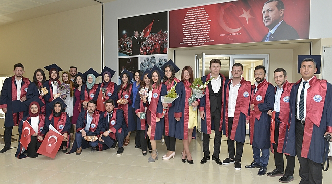 KMÜ’DE GENÇ MÜHENDİSLER KEP ATTI