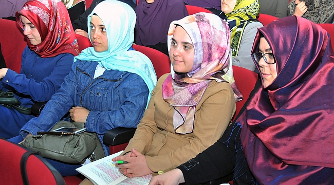 KMÜ'DE KURAN VE İDEOLOJİK OKUMALAR PANELİ DÜZENLENDİ