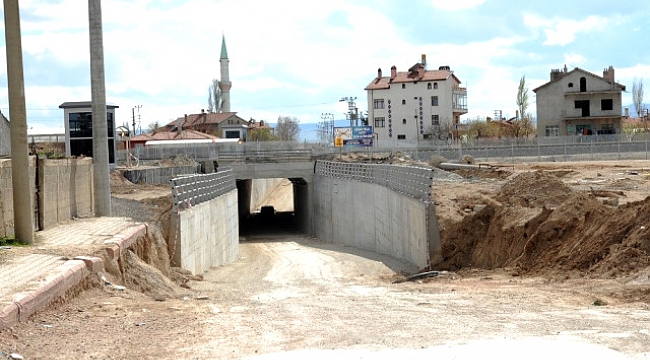 KONYA-KARAMAN HIZLI TREN HATTI GECİKMESİNE NEDEN OLAN..