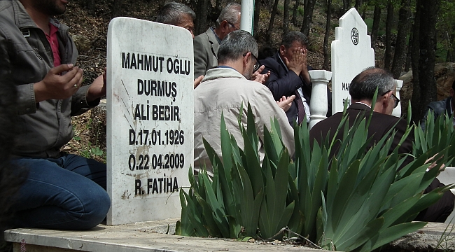 ÜLKÜCÜ ŞEHİT MAHMUT BEDİR KABRİ BAŞINDA ANILDI