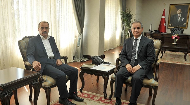 ESKİ BAKAN DİNÇER VALİ TAPSIZ’I ZİYARET ETTİ