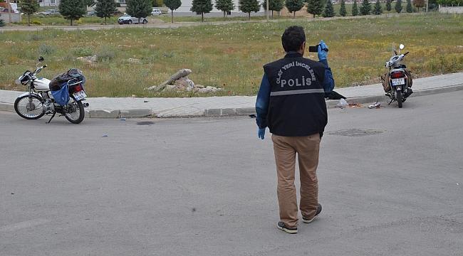 KARAMAN'DA İKİ MOTOSİKLET ÇARPIŞTI: 1 ÖLÜ, 1 YARALI